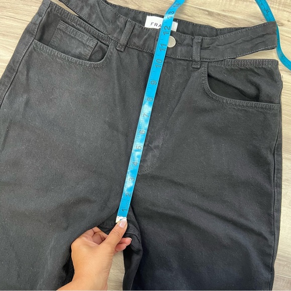 Frame Le High N Tight Straight Cut Out in Film Noir Size 28 Black - Picture 10 of 15